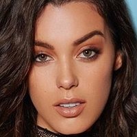 Denise Schaefer Meztelen