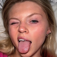 Devyn Hutchison Meztelen