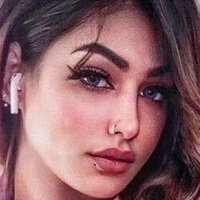 Dilnoor Aka Meztelen