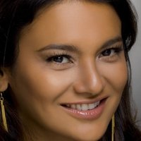 Dira Paes Meztelen