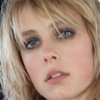 Edie Campbell Meztelen