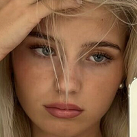 Elena Zoe Meztelen