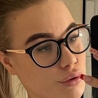 elinka18 Meztelen