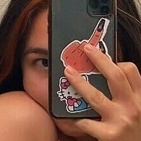 Eliza Chau Meztelen