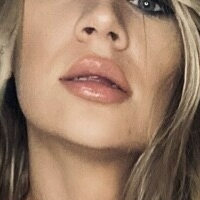 __elizabethlee__ Meztelen