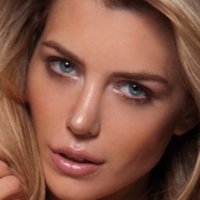 Elle Liberachi Meztelen