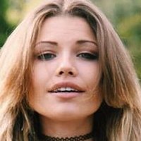 Ellie Patrikios Meztelen