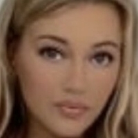 Ellienorman94 Meztelen