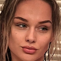 Eloise haper Meztelen