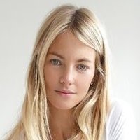 Elyse Taylor Meztelen