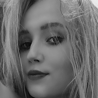 emiliaaverie Meztelen