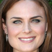 Emily Deschanel Meztelen