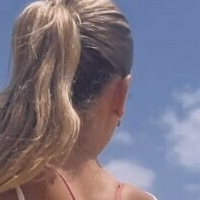 Emily Psarras Meztelen