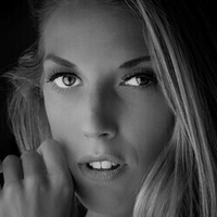 Emma Elizabeth Meztelen