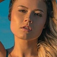 Erin Nicole Meztelen