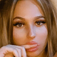 Estela Saubi Meztelen