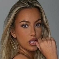 Evie Garbe Meztelen