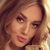 Faye McKeever Meztelen