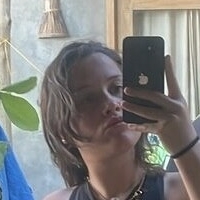 Frau Gretel Meztelen