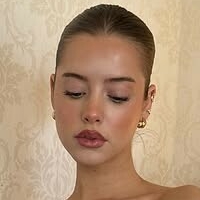 Grace Meredith Meztelen