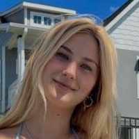 Hailey D Meztelen