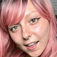 Hallie Gift Meztelen