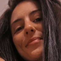 Harlee Meztelen