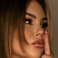 Herrin Bella Meztelen