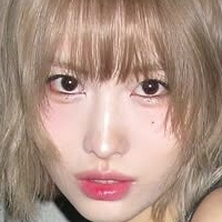Hirai Momo Meztelen