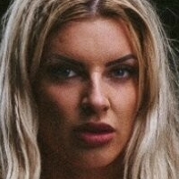 Holly J Genevieve Meztelen