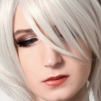 Holly White Meztelen