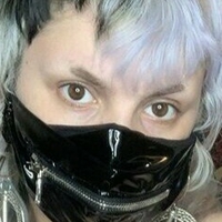 Hollyghoul Meztelen