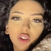Houda Sanchez Meztelen