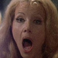 Ingrid Pitt Meztelen