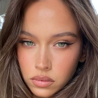 Isabelle Mathers Meztelen