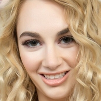 Ivy Jones Meztelen