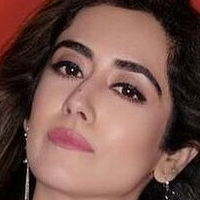 Jonita Gandhi Meztelen