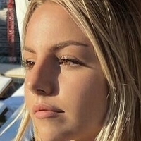 Julia Haller Meztelen