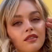 Julia Rilynn Greenhalgh Meztelen