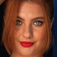 Julia Meztelen