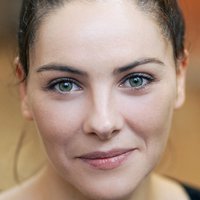Julie Seebacher Meztelen