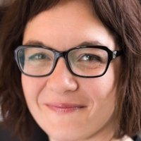 Kamelia Meztelen