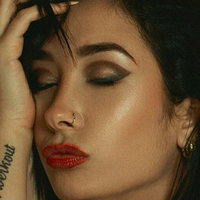 Karen Cabrera Meztelen