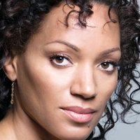 Karen Holness Meztelen