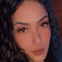 Karen Matta Meztelen