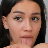 karollovea Meztelen