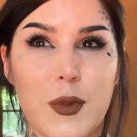 Kat Von D Meztelen