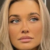 Kate Trajkovska Meztelen