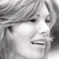 Kate Woodville Meztelen