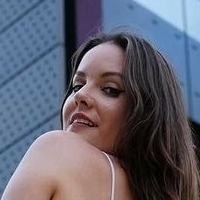 Katharina Weiß Meztelen